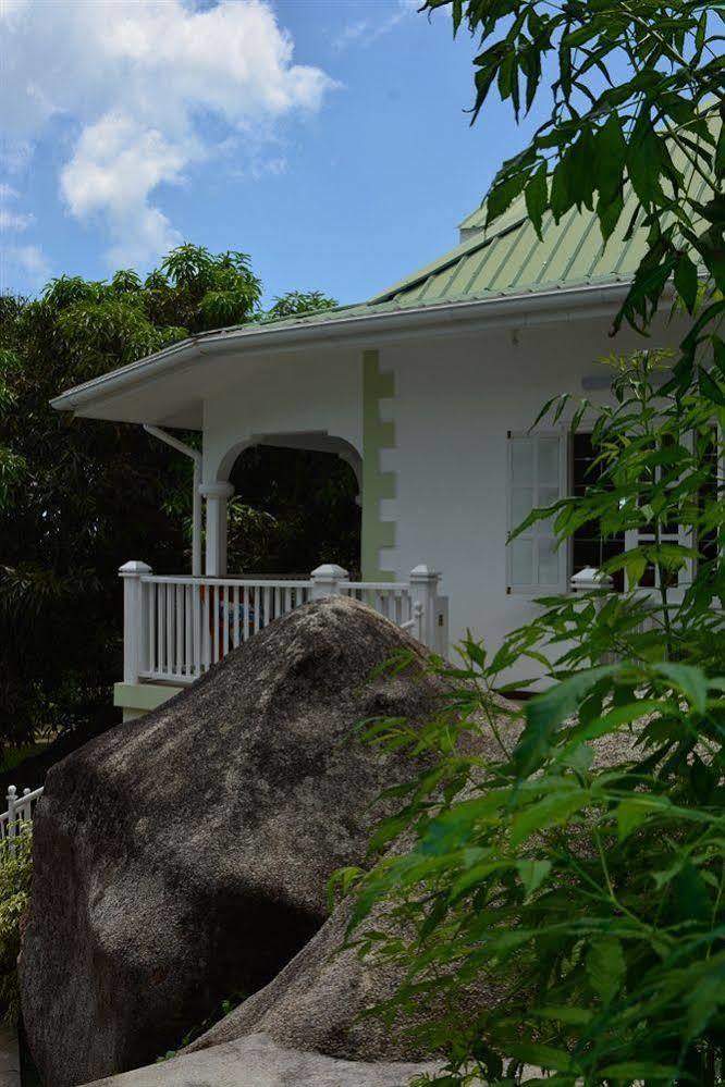 Petit Baie Chalet Pointe Larue エクステリア 写真